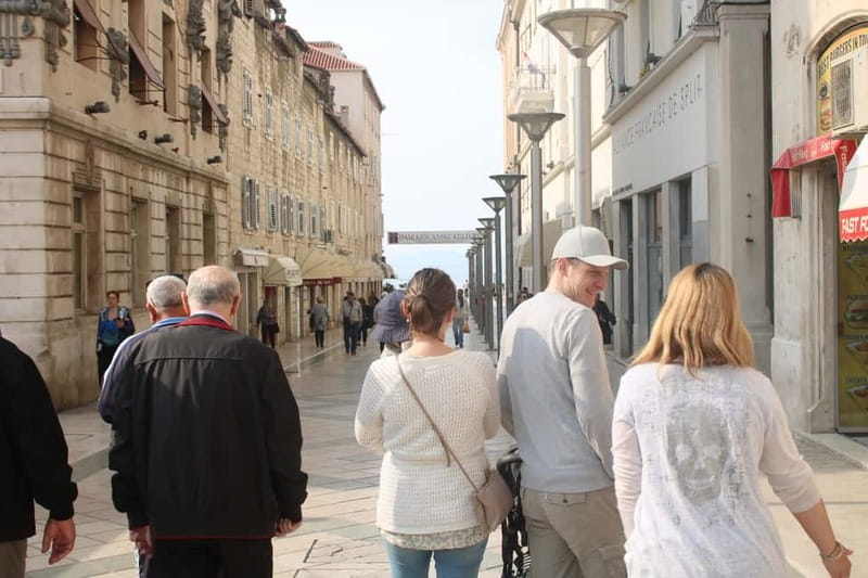 Split: Small Group Food Tour with Private Option - Final tastings at a local bar and restaurant