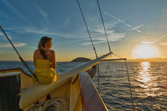 Split Sunset Cruise With Live Music - The open bar includes wine, beer, and soft drinks, not hard alcohol