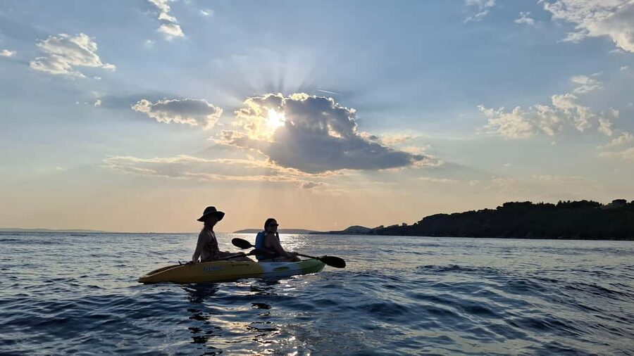 Split: Sunset Guided Kayaking Tour - The 150-Minute Format: How the Timing Lets You Chase Sunset