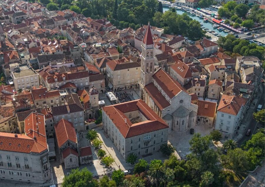 Split: Trogir Open Top Bus Trip + Free Split Walking Tour - Don’t miss the extra Dalmatian stops: Klis Fortress and Hidden Dalmatia