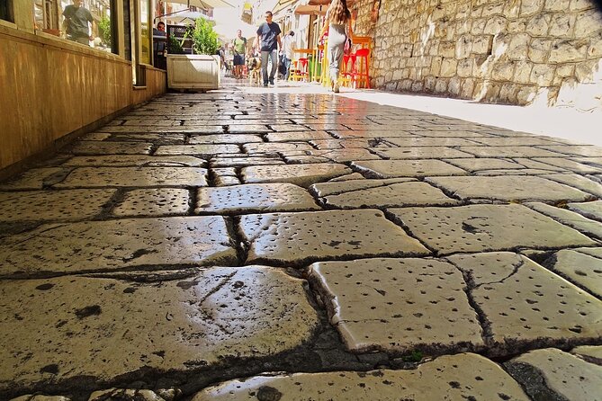 Split Walking Tour: Explore Top Sights & Hidden Gems - Stop 5: Grgur Ninski statue, plus a few deliberately held-back surprises