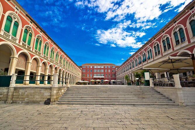 Split Walking Tour Following the Steps of Emperor Diocletian - Peristyle: Roman Columns That Signal Power