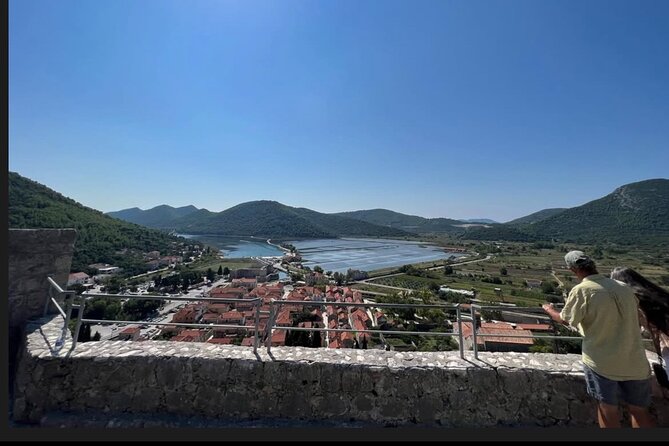 Transfer from Split to Dubrovnik with Stop at the Oyster Farm - Oyster farm stop: free time, then oysters at 1 euro per piece