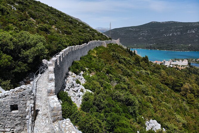 Transfer Split to Dubrovnik with Sightseeing in Ston Town - Mali Ston promenade stop and the Bota restaurant area