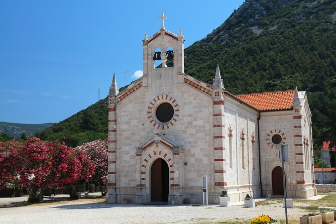 Transfer Split to Dubrovnik with Sightseeing in Ston Town - Stop 1 in Ston Town: salt walls country, oyster farming roots