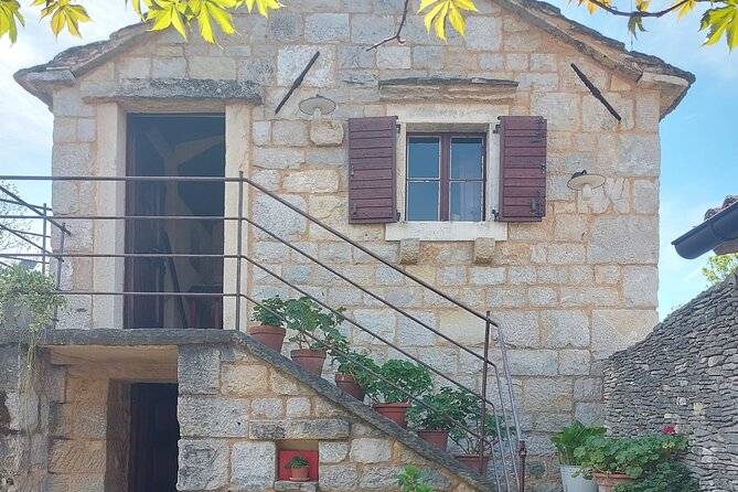 Visit Ancient Salona, Mighty Klis Fortress and Stella Croatica - Practical Tips That Make This Day Trip Feel Smoother