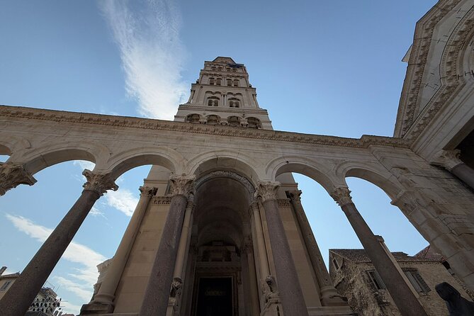 Walking Tour of Diocletian's Palace and Old town-small group - Vestibule and Triklinij: entrances and the emperor’s daily rhythm