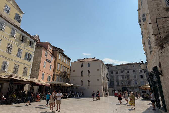 Walking Tour of Diocletian's Palace and Old town-small group - Prokurative and the Grgur Ninski statue to close the loop