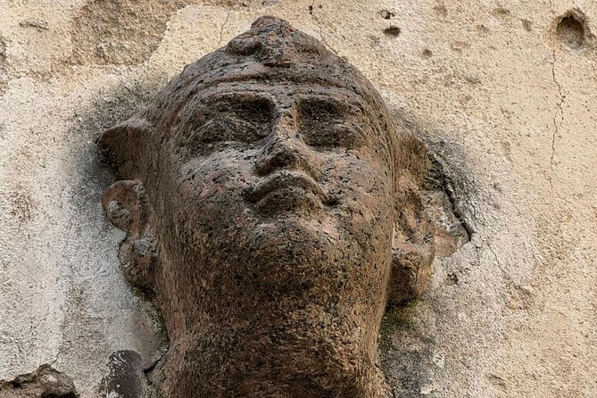 Walking Tour of Diocletian's Palace and Old town-small group - Luka’s route: how the Golden Gate sets the tone