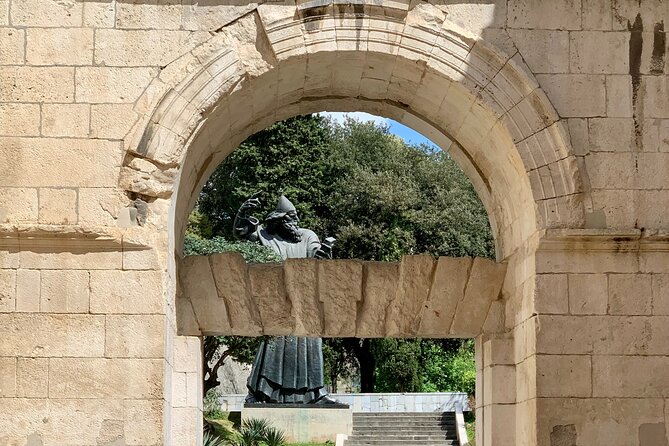 Walking tour of Split with an Art Historian - Starting at Strossmayer Park (Đardin) and why water matters