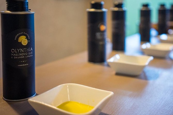 Wine, Honey & Olive Oil of Solta Island - Tasting Tour - Marinac Winery in Srednje Selo: family-run wines with a snack