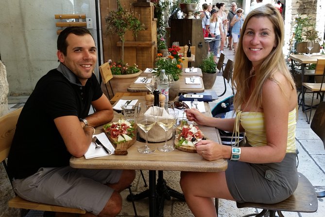 Wine Tasting in the Diocletian’s Palace - Hosts make or break a short tasting